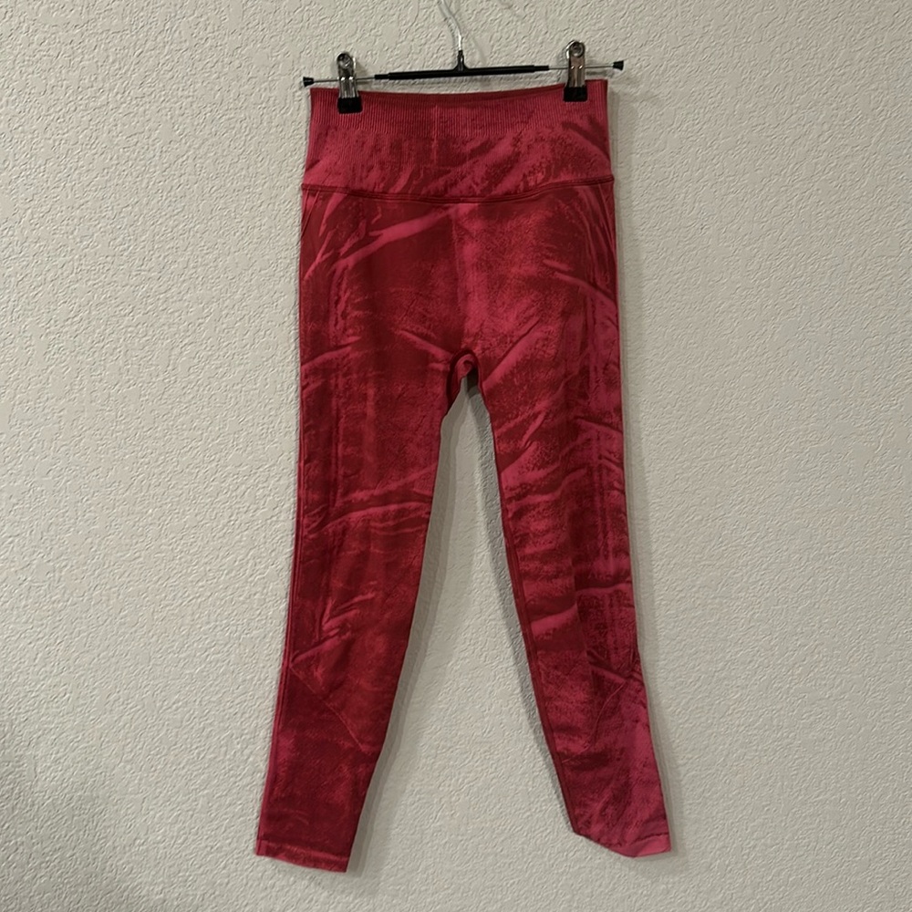Like New Limited Edition Lululemon Seamless leggings